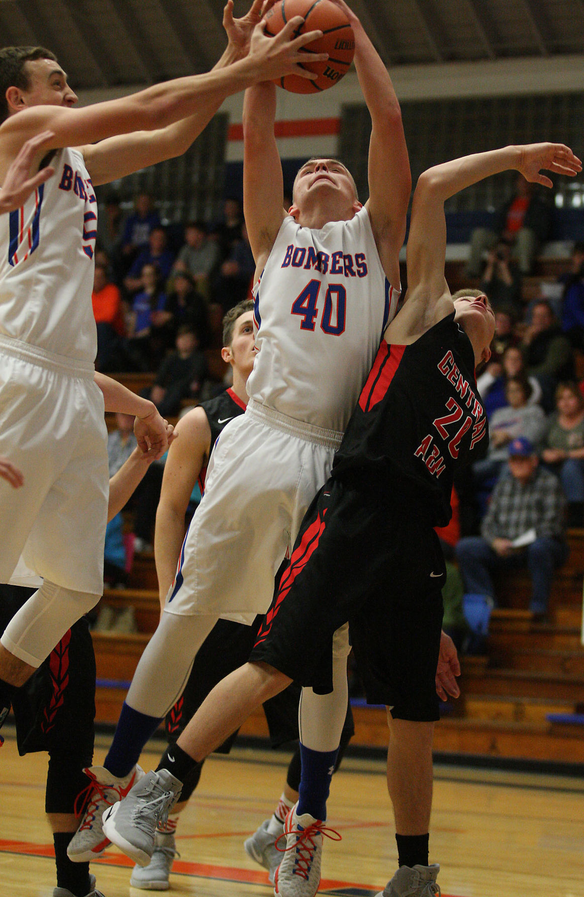 Argenta Oreana vs Central AM boys basketball 12 1.3.17.jpg